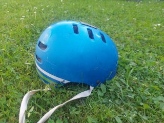 Casco infantil Bell azul
