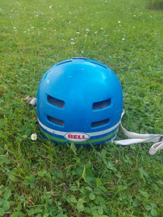 Casco infantil Bell azul