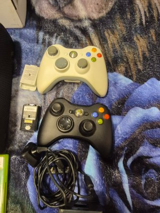 Xbox 360 con 10 giochi e accessori