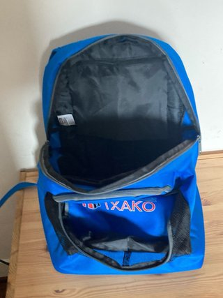 Mochila azul con logo TXAKO