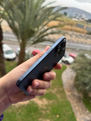 iPhone 15 Pro - 93% Batería