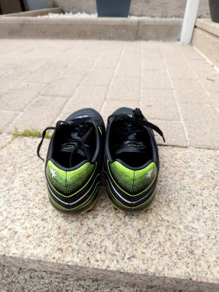 Botas de fútbol Joma Negras y Verdes