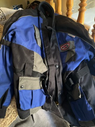 Chaqueta de moto con protecciones