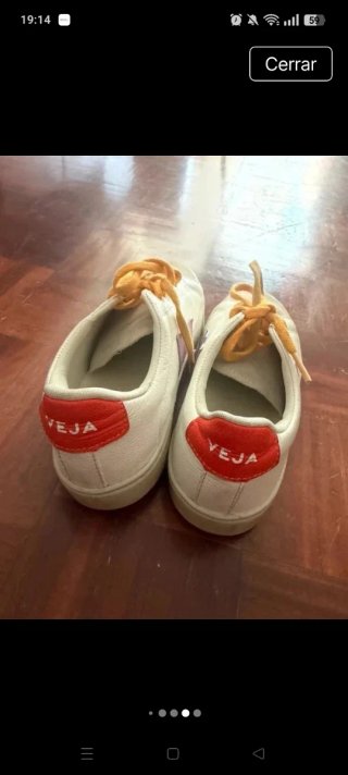 Tenis Veja blancos y morados poco uso