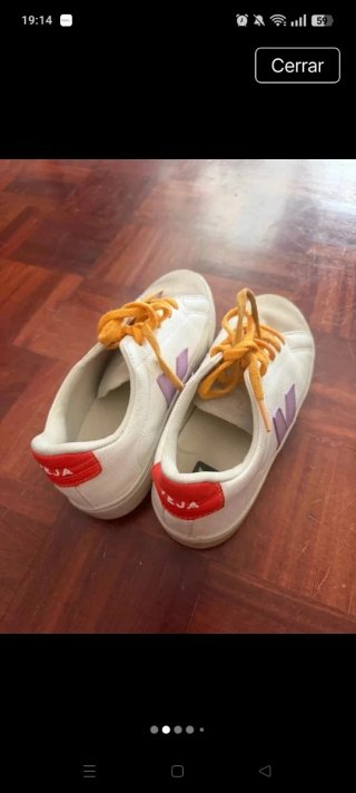 Tenis Veja blancos y morados poco uso