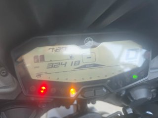 Yamaha MT-07 naked roja y negra
