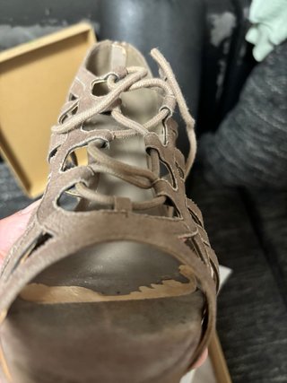 Calzado Beige Tacón Con cordones para ir sujetos.