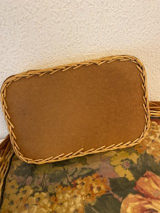 Set di 2 vassoi in vimini floreali