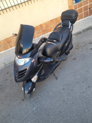 Kymco Grand Dink 125cc Negra/Gris