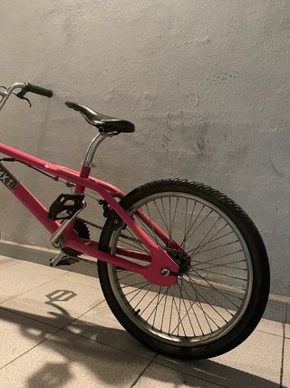 Bicicleta BMX Rosa