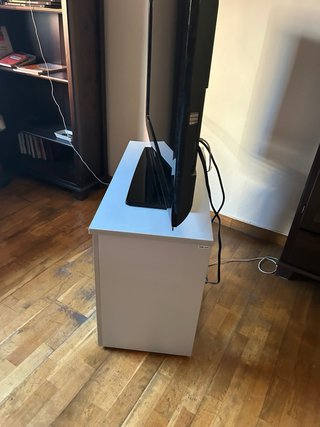 Mesa TV gris con cajón y estantes 86 x 40 x 62alto