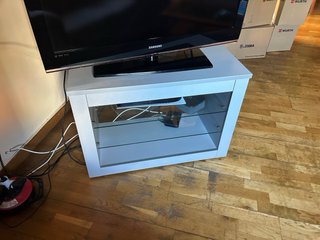 Mesa TV gris con cajón y estantes 86 x 40 x 62alto