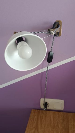 Aplique de pared dorado y blanco