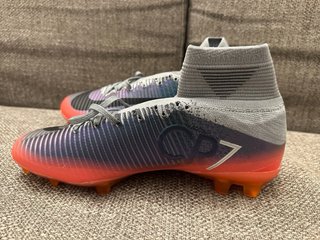 Scarpe da calcio Nike arancioni taglia 39