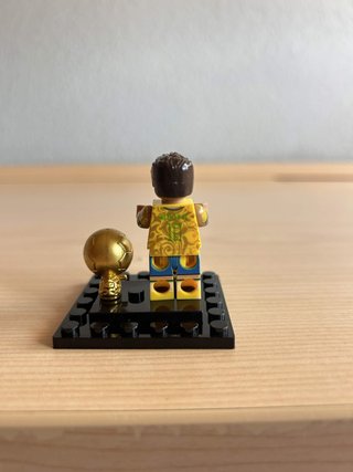Lego compatible Neymar Jr con vitrina personalizad