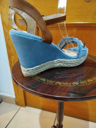 Sandalias cuña tejano N 38 dispongo de más N