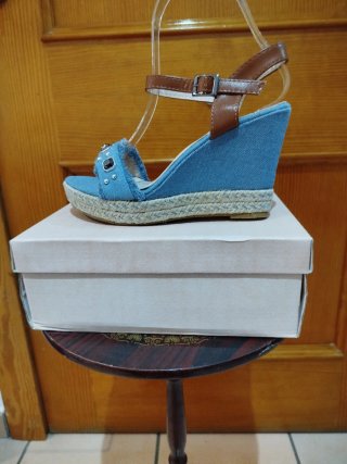 Sandalias cuña tejano N 38 dispongo de más N