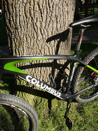 Bicicleta de Montaña Columbus. Cuadro carbono.