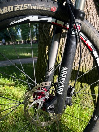 Bicicleta de Montaña Columbus. Cuadro carbono.