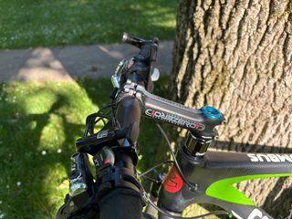 Bicicleta de Montaña Columbus. Cuadro carbono.