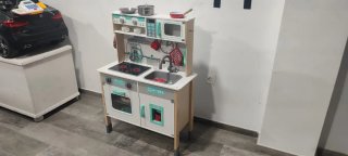 Cocina de madera de juguete