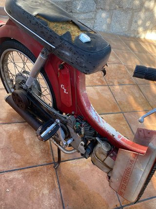 Vespinos GL - 2 Mopeds Rojas
