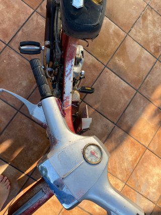 Vespinos GL - 2 Mopeds Rojas