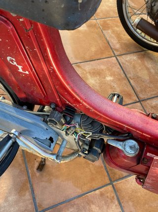 Vespinos GL - 2 Mopeds Rojas