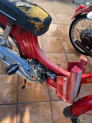 Vespinos GL - 2 Mopeds Rojas