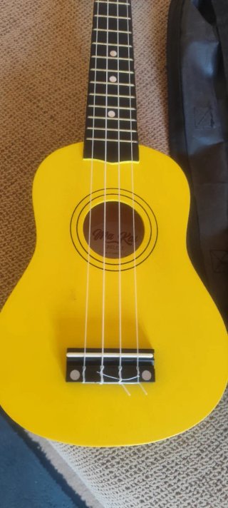 Ukulele giallo Ma Kai