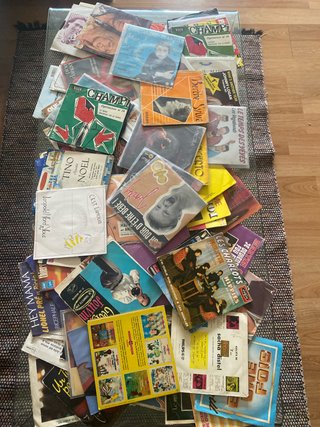 Lote 100 vinilos singles música francesa