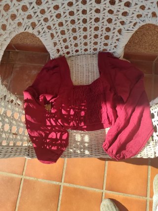 Top rojo manga larga escote cuadrado