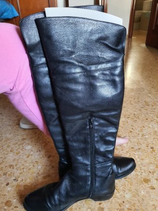Botas altas piel negras