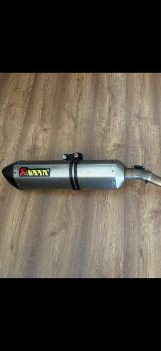 Akrapovic para Tmax 530