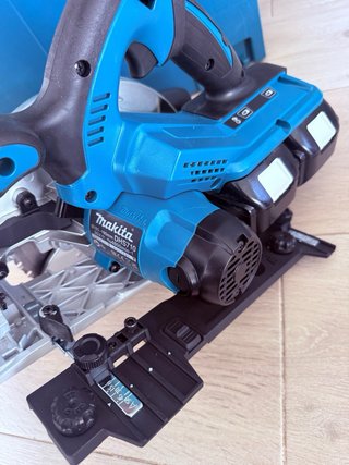 Sierra Circular Makita DHS710 + Carril Guía