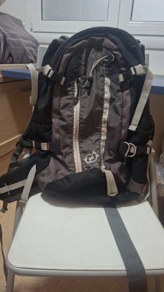 Mochila Forclaz montaña negra y gris