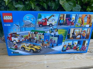 LEGO City 60306 Negozio e Officina