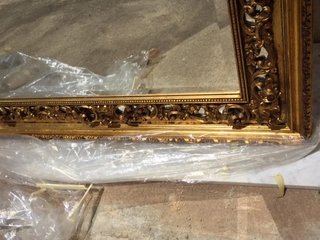 Gran espejo antiguo madera tallada y pan de Oro