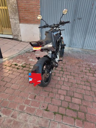 Husqvarna Svartpilen 125