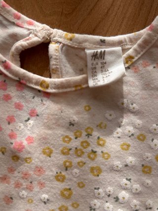 Lote 3 camisetas y pantalón corto T.3/4 años