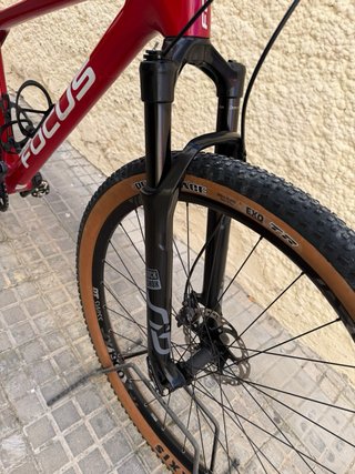 Bicicleta Focus Raven 29 Carbono
