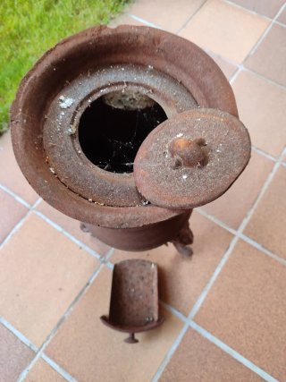 Estufa antigua de hierro fundido
