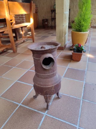 Estufa antigua de hierro fundido