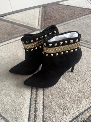 Botas Talla 36 Negro y Dorado