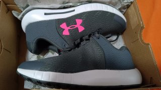 2 pares de zapatillas Under Armour a estrenar.