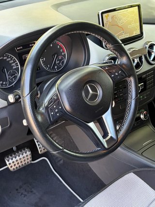 Mercedes-Benz Clase B Gris