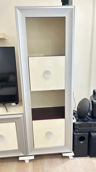 Mueble de salón TV beige y plata