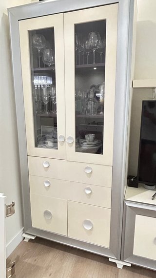 Mueble de salón TV beige y plata