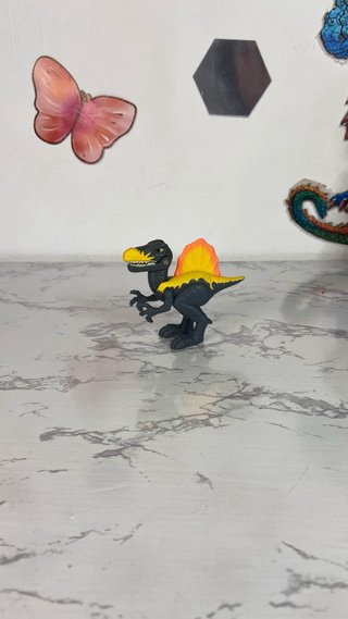 Spinosauro Jurassic World Hasbro