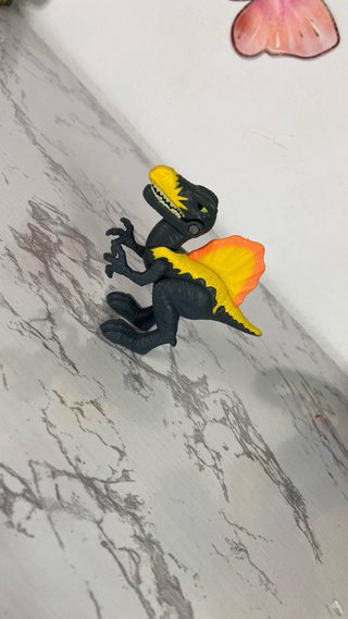 Spinosauro Jurassic World Hasbro